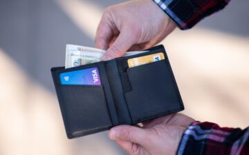 Guide To Poker Bankroll Management: Essential Tips and Strategies